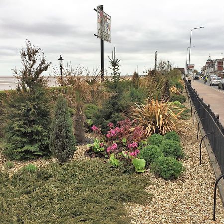 Lovely Sea Front House In Cleethorpes - Sleeps 6 Esterno foto
